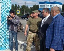 Аваков посетил новый блокпост близ Цюрупинска (фото, видео)