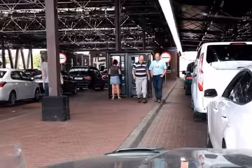 Выезд заграницу, скриншот с видео