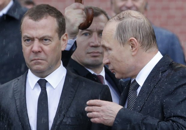 Медведєва відправлять у відставку з дня на день, Путін оскаженів: "Терпіння не безмежне"