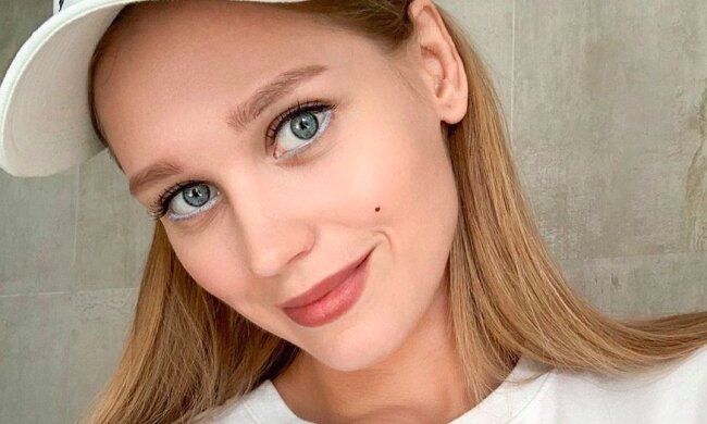Дружина Харламова Асмус показала, чим балує себе, поки Гаріка немає вдома, фанати обімліли