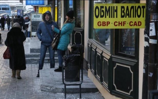 Курс валют на 15 марта: гривна снова огорчит украинцев