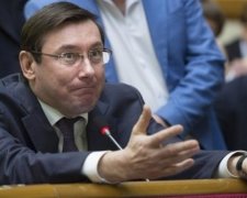 Українці подають петиції за звільнення Луценка