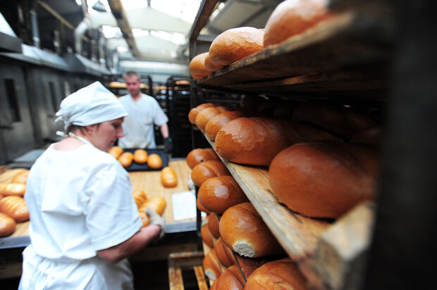 Українців нагодували хлібом з "гострою" приправою, головний жахастик Хеллоуїна втілився в реальність: фото