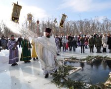 Водохреща 2019: цим людям категорично заборонено пірнати в ополонку