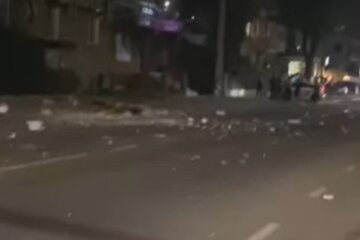 В окно полетели трусы и кот: осатаневшая франковчанка устроила дикое шоу посреди ночи