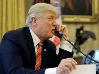 Трамп решил опубликовать стенограмму телефонного разговора с Зеленским