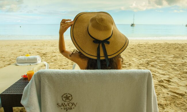 Женщина путешествует по миру и живет в элитных апартаментах, не тратя ни копейки — так может каждый