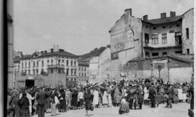 Чем жил оккупированный Львов в 1943-м: уникальные кадры немецкого солдата
