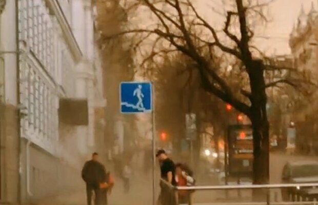 Піcoчнa бypя із Caxapи в Kиєві / фoтo: cкpіншoт TikTok