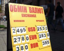 Курс долара на 2 жовтня розтопче віру українців у гривню