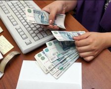 Рубль пробив дно пекла і продовжує стрімке падіння