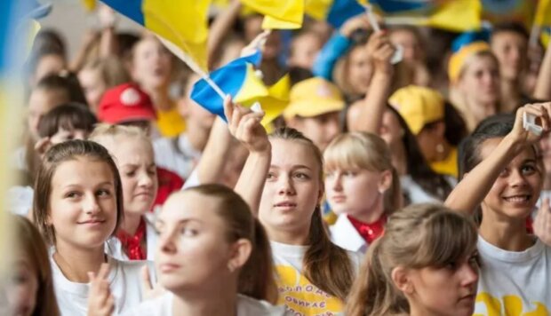 Головні новини за 28 вересня: ультиматум пенсіонерам, зайві куби українцям від
