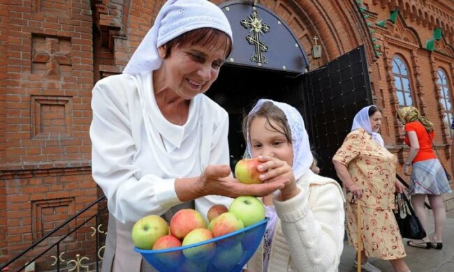Яблучний спас 2018: церква уточнила, чи можна їсти фрукт до свята