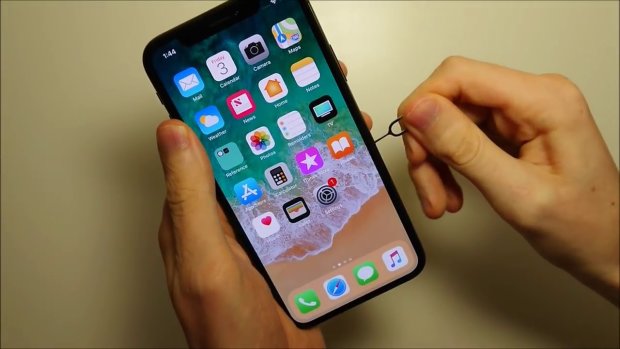 У Apple з’явились iPhone на дві SIM-карти
