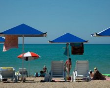 "Бандеровские" футболки просочились на крымские рынки