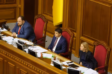 Дубинський показав рішення Разумкова не чіпати Гонтареву і Ко: "Порошенку точно можна не переживати"