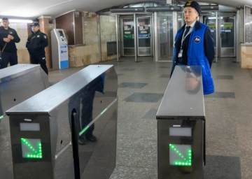 Турнікети, метро, ​​кадр з відео