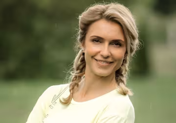Марина Узєлкова після розлучення змінила прізвище та знайшла любов: рости і розвиватися