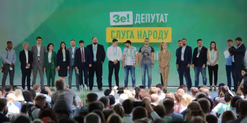 Зеленський, Вакарчук чи Порошенко: Романенко оцінив шанси партій