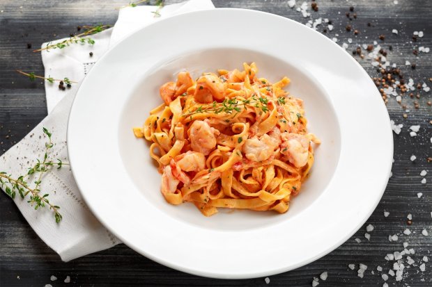 італійська кухня: спагетті карбонара з куркою
