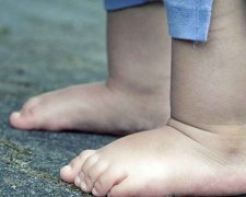 Львів'янку оштрафували за нічну прогулянку її трьохрічного сина