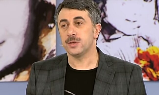 Комаровський розповів батькам, з ким потрібно спати дитині: "Тато також має право на мамині груди"