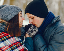 Эротический гороскоп на 12 февраля для всех знаков Зодиака: кому придется побороться за партнера