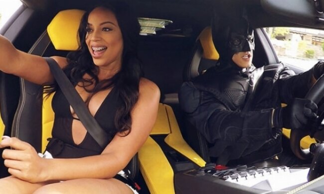 Клієнтів Uber обслуговував Бетмен  на Lamobrghini (відео)