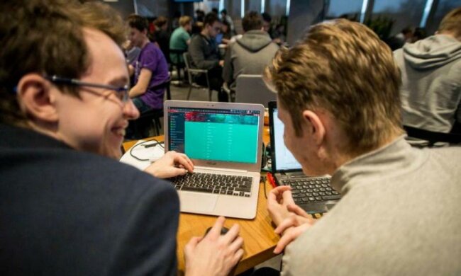 Корпорації спростять створення нейронних мереж