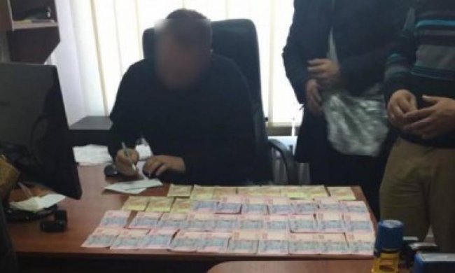 Харківський чиновник «допоміг» з будівництвом будинку за хабар