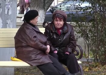 Пенсіонери. Фото: скрін youtube