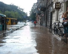 Нещадна стихія відрізала Львівщину від цивілізації: українцям показали масштаби трагедії