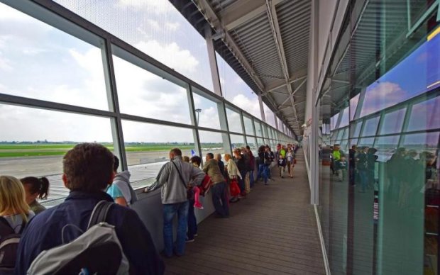 Коллапс в аэропортах: украинские туристы вместо отдыха попали в ад