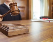Адвокат запалав під час слухань про підпал