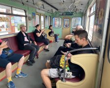 Метро, транспорт, телефони, фото: Знай.ua