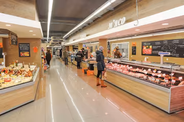 Курочка даром: запорожец провернул хитрую схему кражи мяса из супермаркета, - делал так не впервые