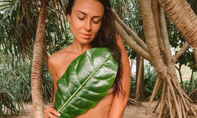 DJ NANA, instagram.com/anastasia_domination/