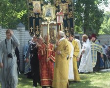 Крестный ход в честь Успения Пресвятой Богородицы прошел в Житомире 