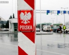 Сотні машин паралізували україно-польський кордон