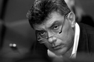 Порошенко вшанував пам'ять Нємцова в день його народження