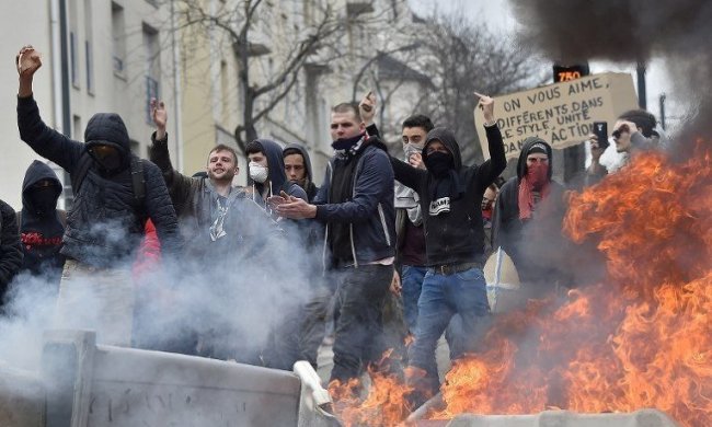 протесты Франция