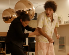 Селена Гомес и Бенни Бланко, кадр из видео