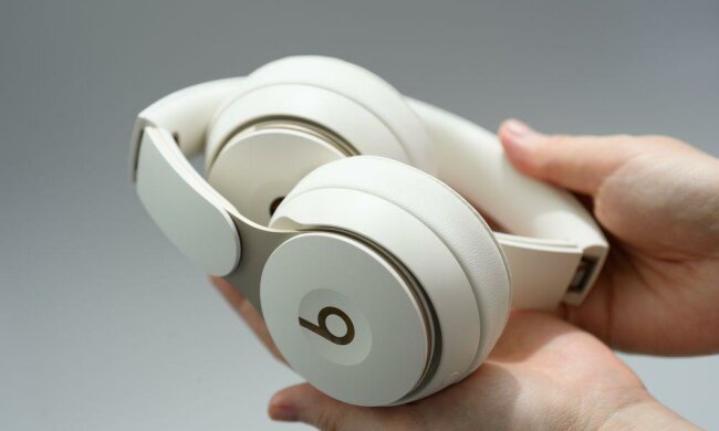 Beats Solo Pro