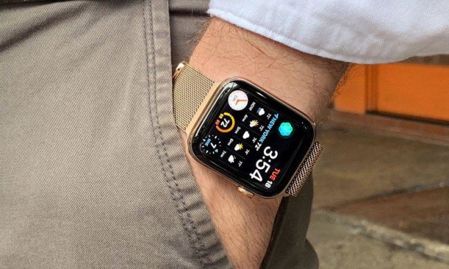Apple Watch 4: блогеры показали, как работает датчик падений