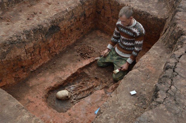 Гигантская птица съела живьем:  в Польше нашли самые древние останки человека