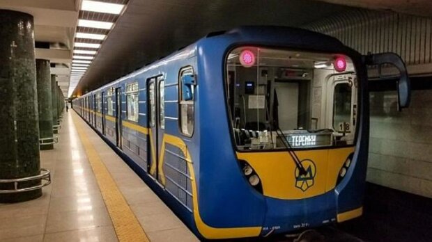 В Киеве начала обваливаться станция метро: соседняя стройка "помогла"