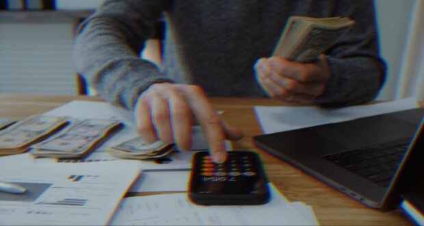 Гроші, фото: скріншот з відео