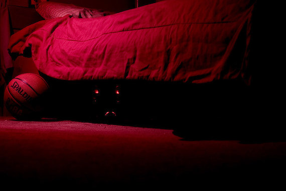 Монстр который живет под кроватью