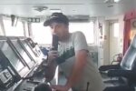 Грузинский балкер отказался заправлять российское судно и отправил его грести веслами: "Русский корабль - иди нах*й"