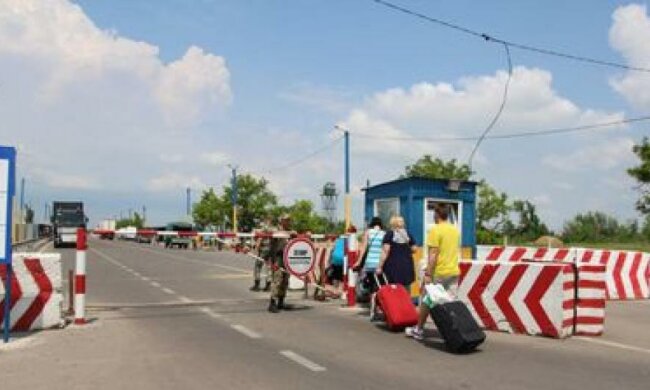 На кримському кордоні мати пропонувала 5000 рублів за дитину